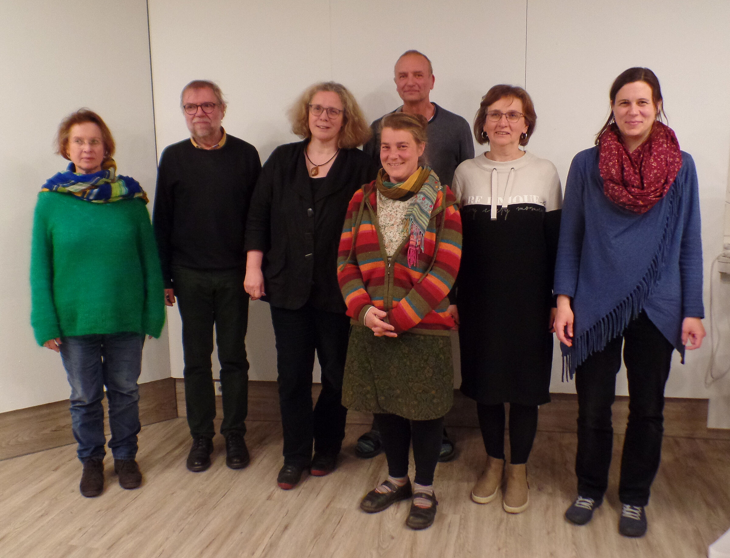 Auf dem Foto der gewählte Vorstand, von links: Irmi Adelmann, Martin Sauer, Almut Churavy, Roland Churavy, Ilse Belzner und Ute Alberter, davor steht Silke Holluba. Es fehlen Anette Schöttler, Ralf Hansen und Nadine Neumann